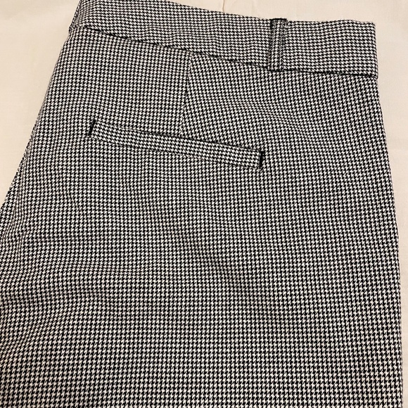 Banana Republic B&W Houndstooth Ryan Pants Size 8, EUC! - Picture 4 of 7